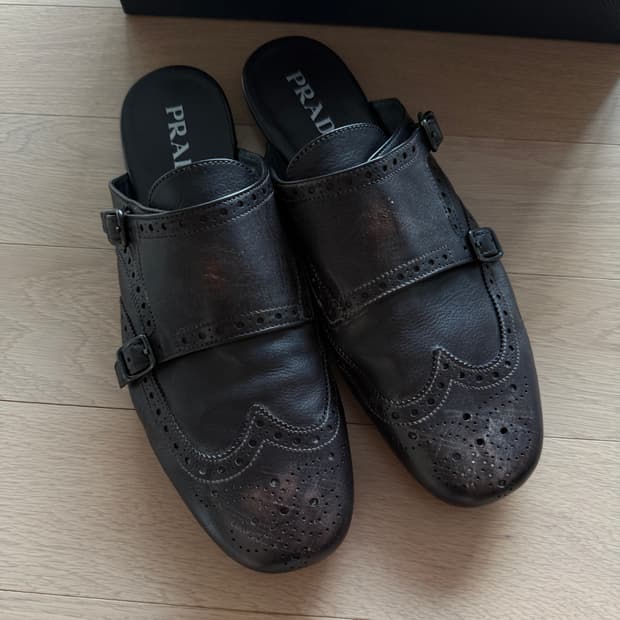 [275] 프라다 몽크 스트랩 레더 뮬