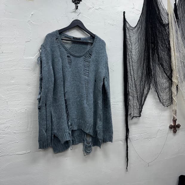 Roen 00s blue distressed grunge knit