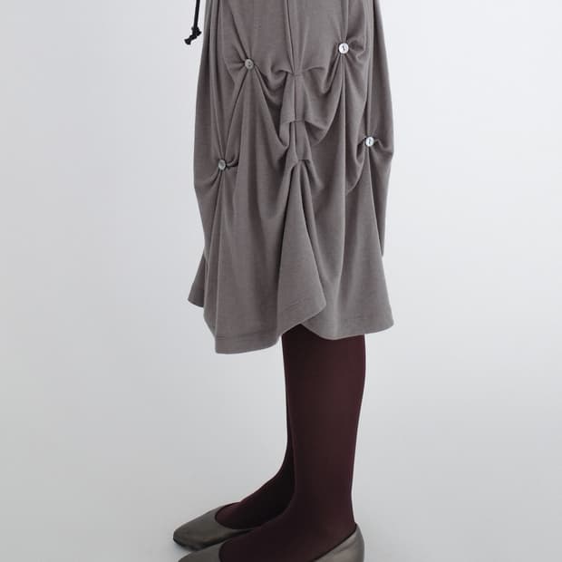 새상품)산코파퓨엘라 드레이프 스커트 브라운