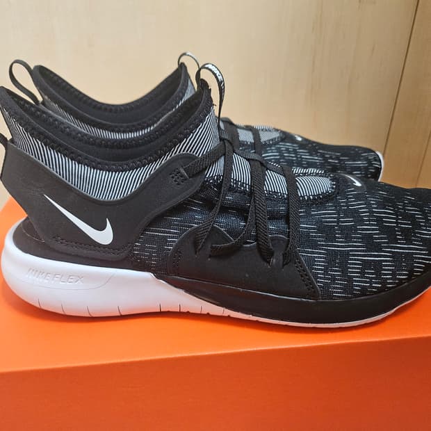 나이키 플렉스 컨택트 3 러닝화 280mm