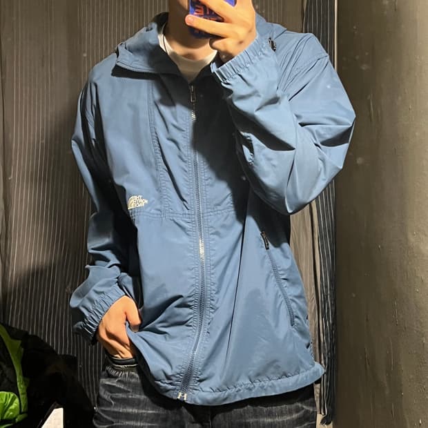 노스페이스 스카이블루 소라색 로고 자수 컴팩트 후드 바람막이 L