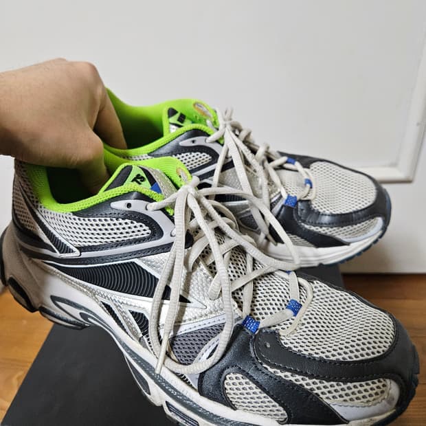 리복 베트멍 스파이크 러너 200 그레이 실버 265