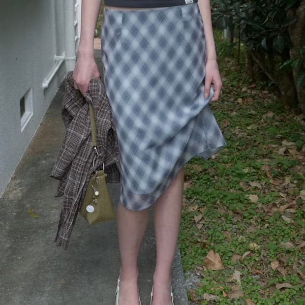 기준 kijun Sheer Layered Check Skirt Navy