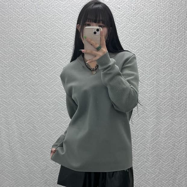 솔리드옴므 한섬 모던시크 울캐시미어 펠트 니트 맨투맨 50 C09267