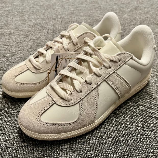 [225] 아디다스 BW ARMY 오프화이트 새제품