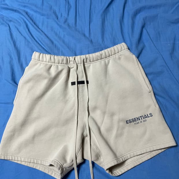 에센셜 반바지 S