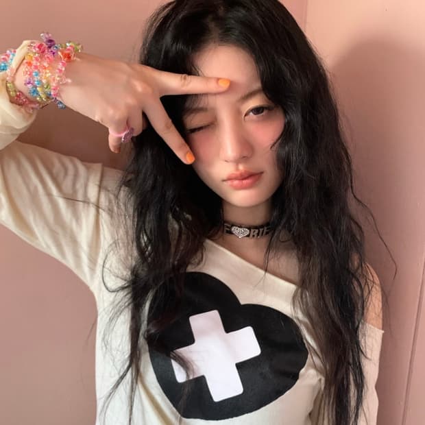 샵페어리 크로스 하트 컷오프 크림