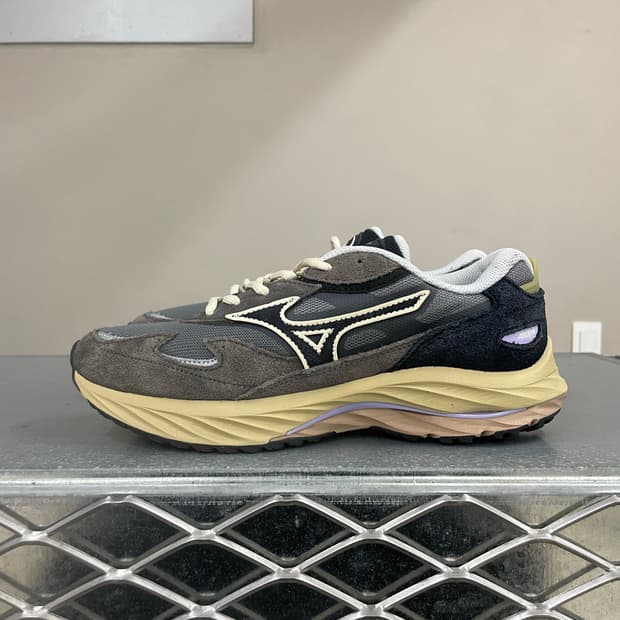 미즈노 웨이브 라이더 베타 260