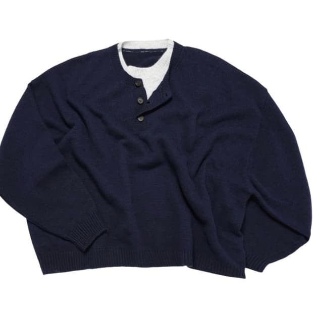 [L] mjd 콘트라스트 넥 캐시 크롭 니트 네이비