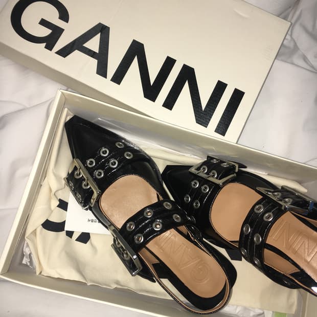 Ganni 가니 버클 발레리나 플랫 슈즈(사이즈교환도받음)