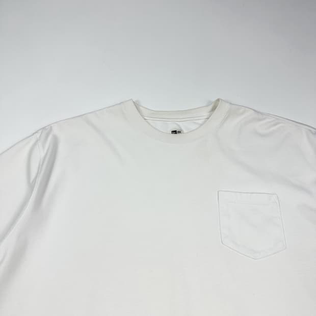 뉴에라 포켓 화이트 반팔티 (XXL)