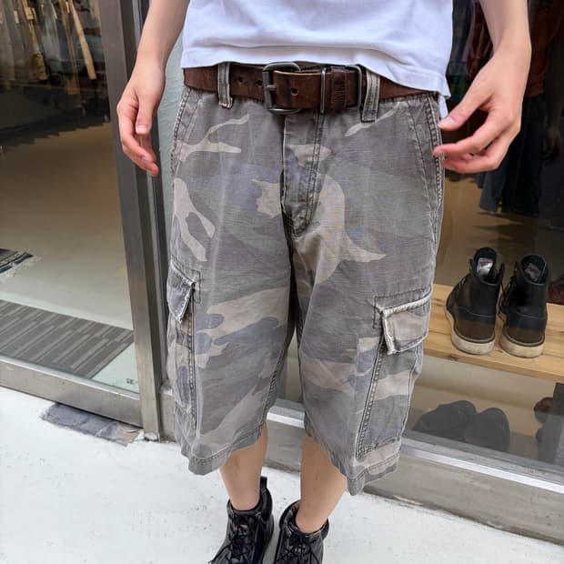 30) Hollister 카모플라쥬 카고 버뮤다 쇼츠