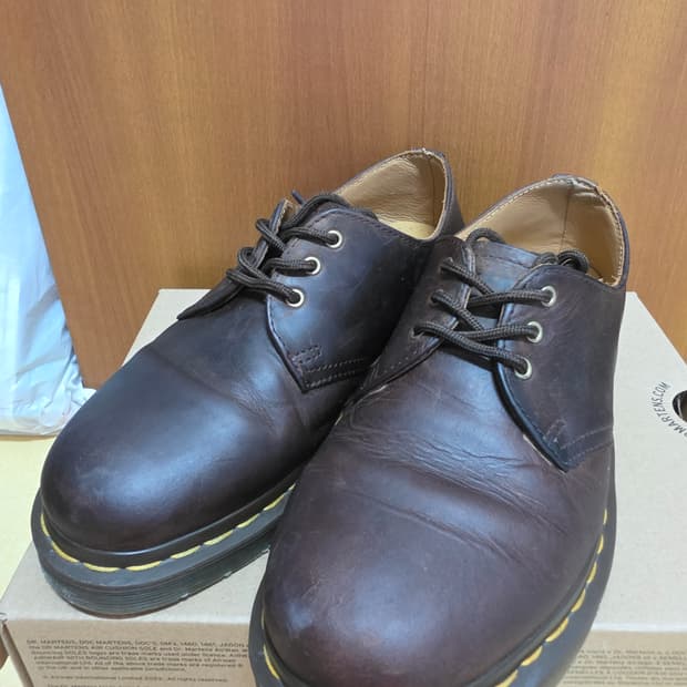 닥터마틴 1461 크레이지홀스 브라운