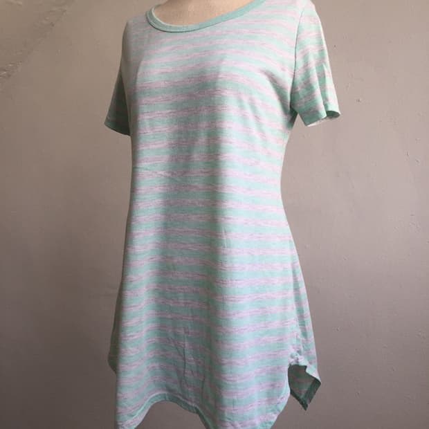 Anna & Alice mint striped unbalanced top