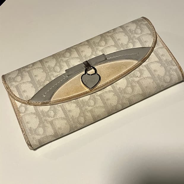 Dior 디올 오블리크 하트참 장지갑 화이트