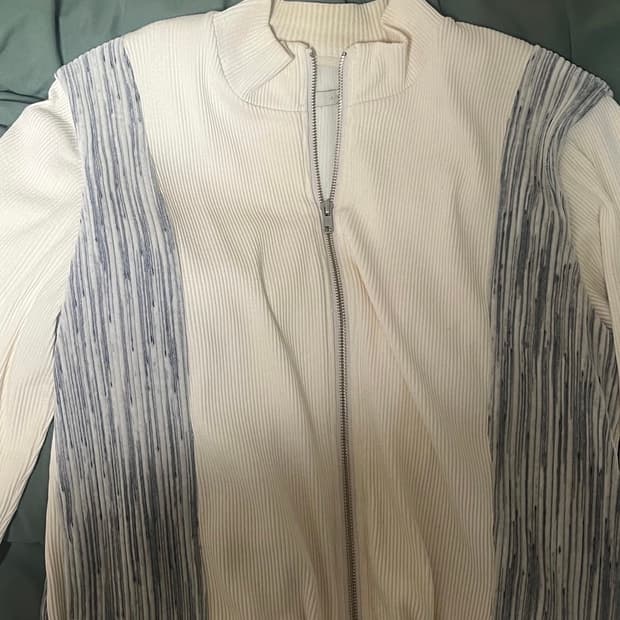 Xlim ep2 아이보리 져지 2size 팝니다