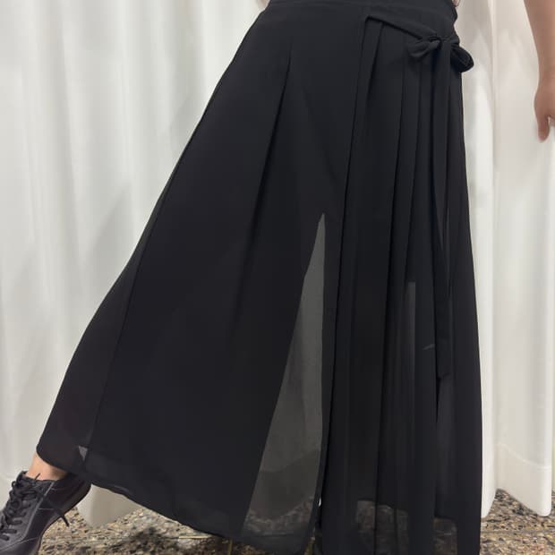 pleats detail skirtpants