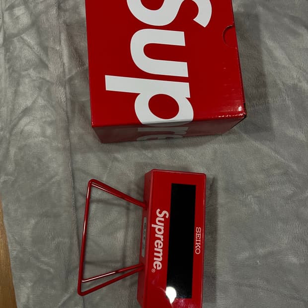 슈프림 마라톤시계