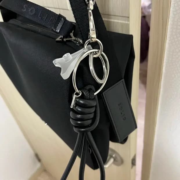 솔리드옴므 볼륨포켓크로스백
