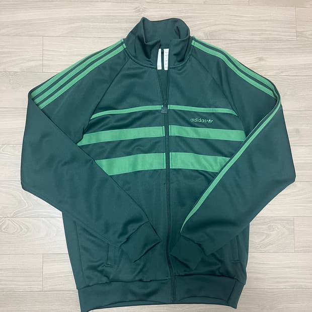 아디다스 더 퍼스트 트랙탑