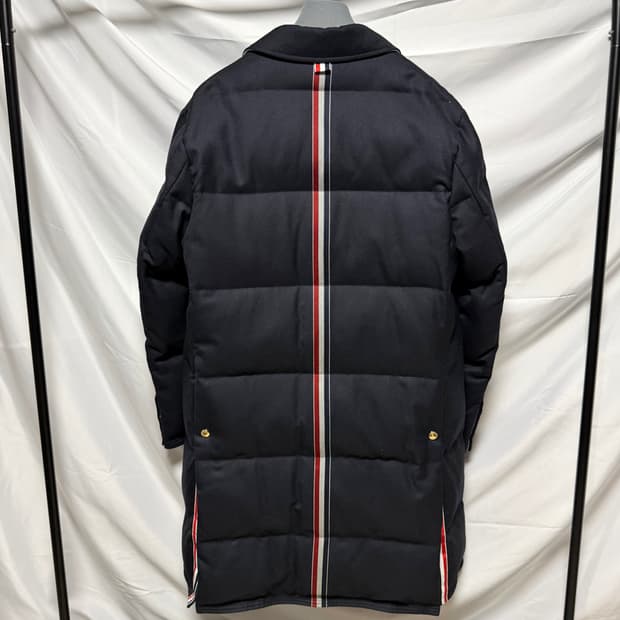 [S+급/오버핏1] 톰브라운 백삼선 금장 울 코트 패딩