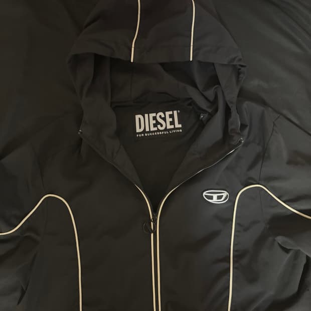 디젤 J-하이브스 콘트라스트 파이핑 윈드브레이커 블랙