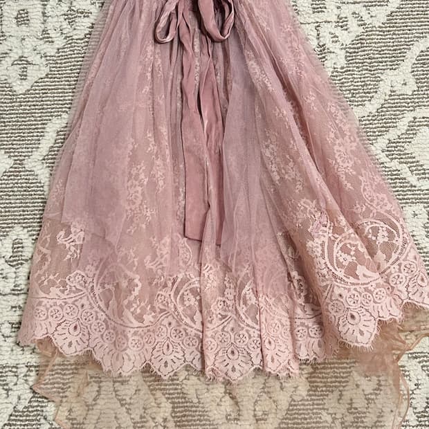 엑시즈팜 핑크 언발 샤스커트  모리 페어리