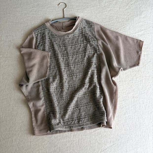 lace panel sleeve top