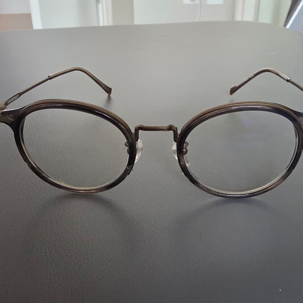 레트로크래프트 안경 RC 1120 모델 판매합니다
- 색상: GRY/BW