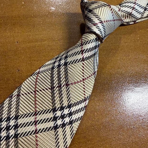 버버리 노바 체크 패턴 실크 넥타이 베이지