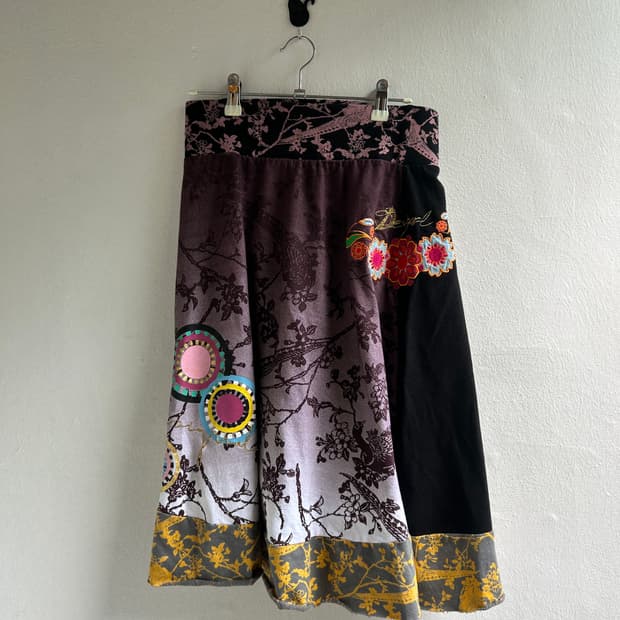 데시구알 스커트