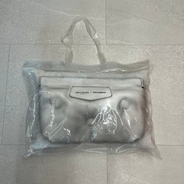 젠틀몬스터 x 메종마르지엘라 쿠션