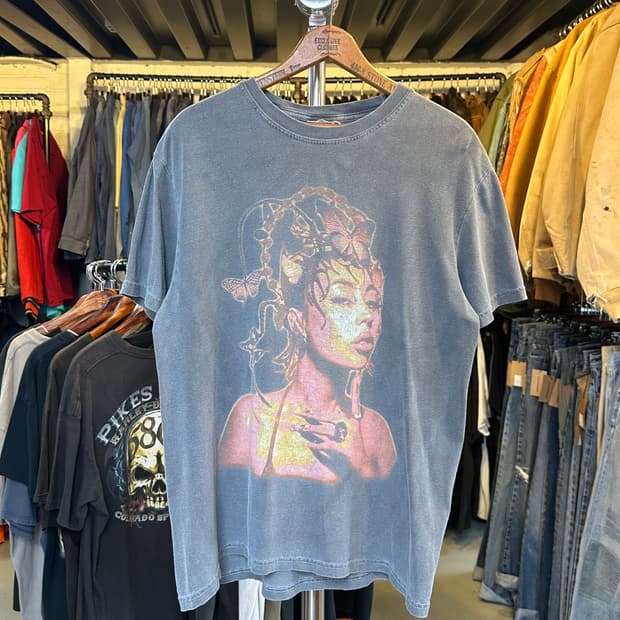 칼리 우치스 Kali Uchis 페이드 프린팅 티셔츠