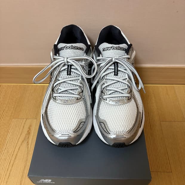 뉴발란스 860 화이트블랙 290