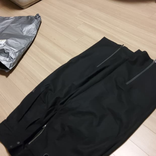 아디다스 Y-3 울 크롭팬츠 GK4392 교환찾아요