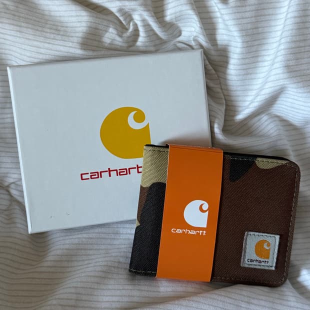 칼하트 카모 지갑