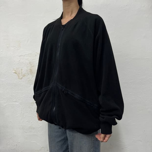 Relume 블랙컬러 폴리에스터 드로우코드 빅실루엣 플리스 자켓