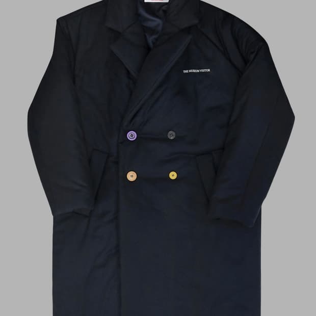 더뮤지엄비지터 패디드더블코트 s