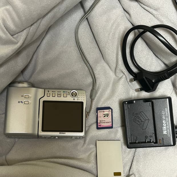 니콘 쿨픽스 S10 + 작례