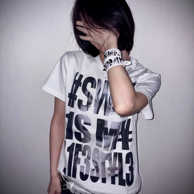 Street Star Contrast Graphic T-Shirt