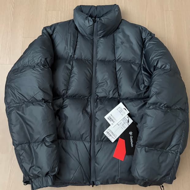 골드윈 X 뷰티앤유스 별주 리버시블다운 다크그레이 3사이즈 새상품 팝니다