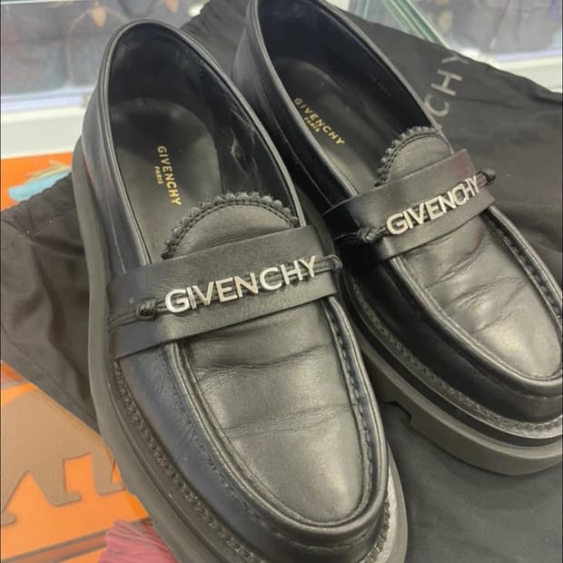 지방시 로퍼 4사이즈220-230