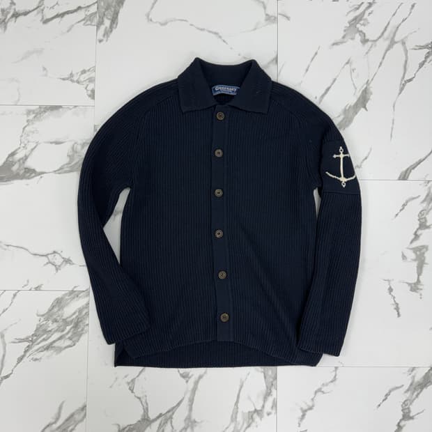 건지울른스 카라 가디건