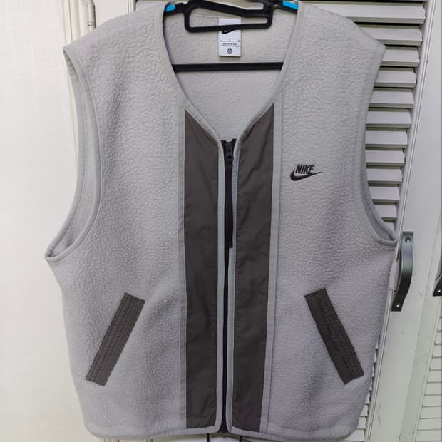 L 나이키 에센셜 세르파 베스트자켓 바닐라크림 조끼