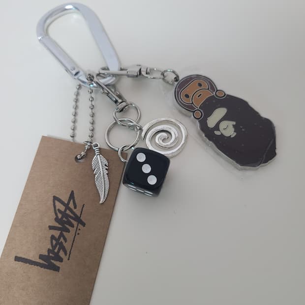 (새상품) 스투시 베이프 마일로 키링