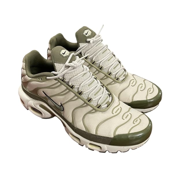 나이키 에어맥스 플러스 라이트 본 뉴트럴 올리브