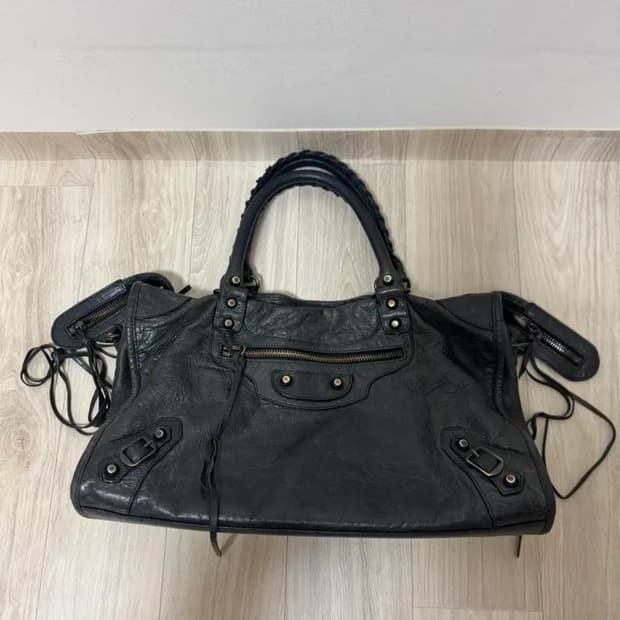 발렌시아가 클래식 모터백 미디움