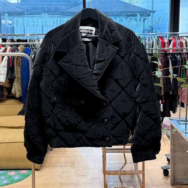 잉크 블랙 XO 싱글 포켓 퀼팅 자켓 