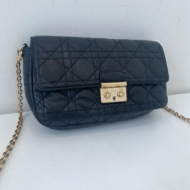 디올 까나쥬 체인 숄더백