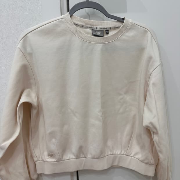 뉴발란스 맨투맨